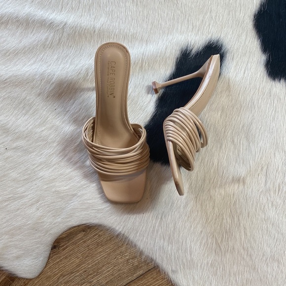 Cape Robbin Mexmon High Heels: Strappy Shoes Heels with Square Open Toe - Picture 7 of 9